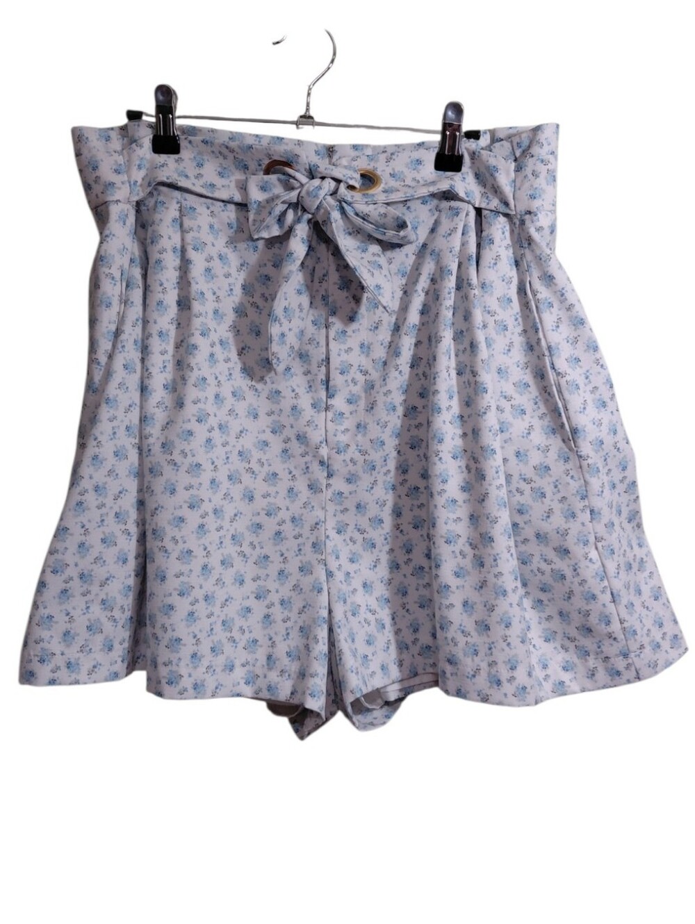 Hutch High-Waist Floral Tie Shorts in White and Blue